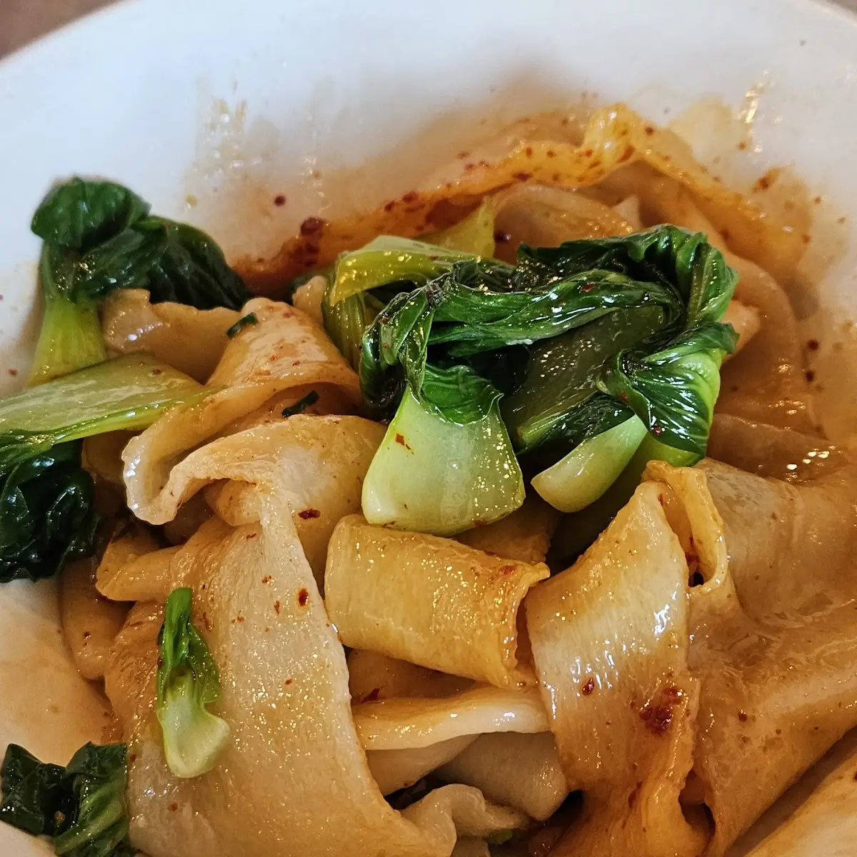 油潑面 wide hand pulled noodle